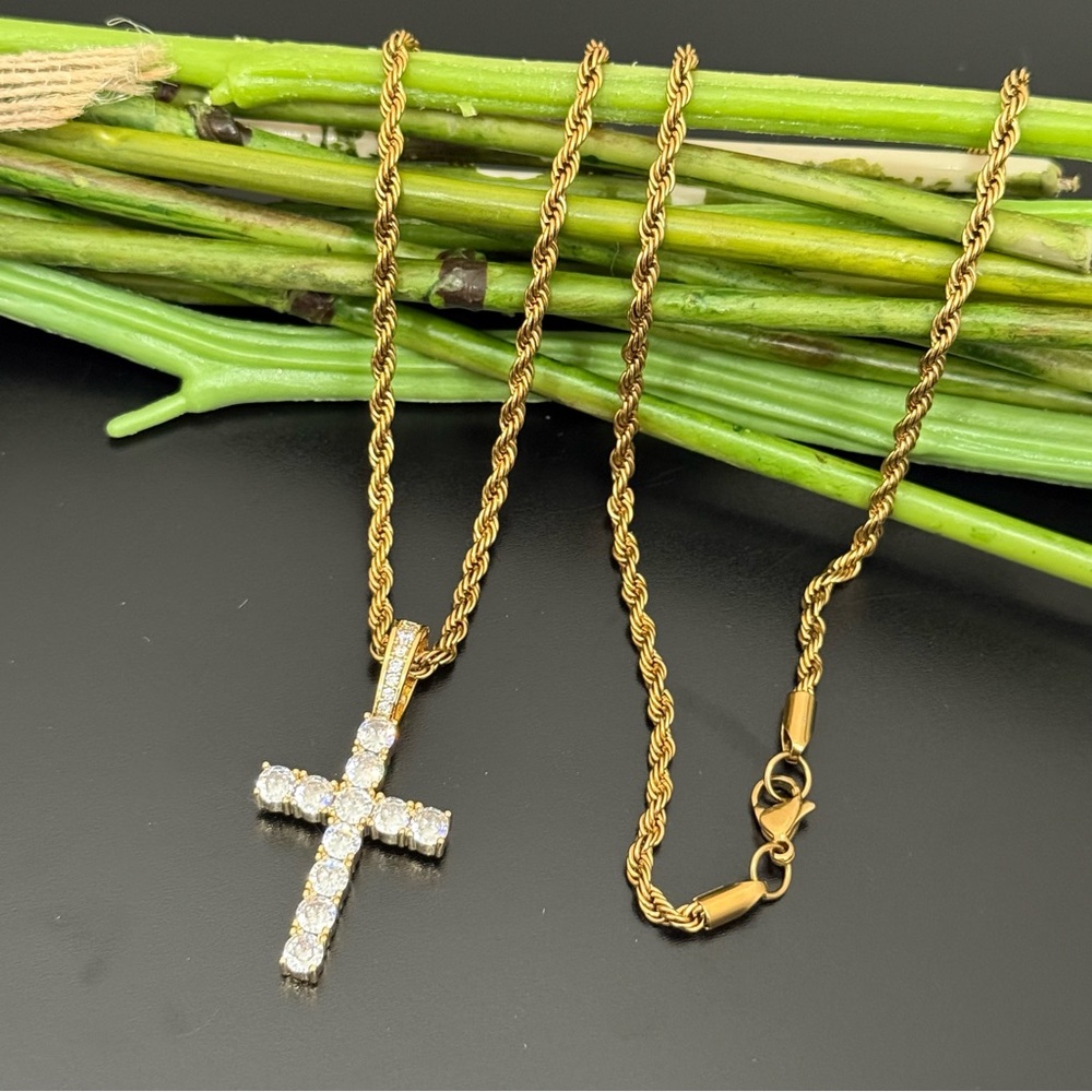 Unsigned Gold-tone CZ Pave Cross Pendant Rope Chain 23” Necklace 17g.